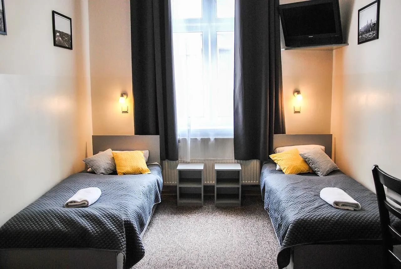 Aparthotel Kadetus contacts